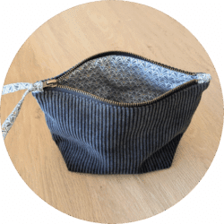 Trousse de toilette grise