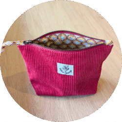 Trousse de toilette rouge