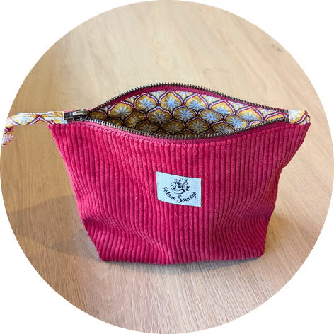 Trousse de toilette rouge